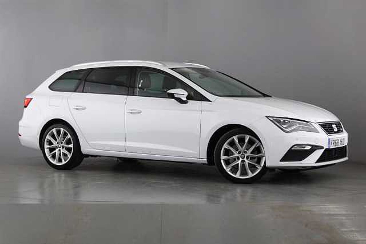 Find A Used White SEAT Leon ST 1.5 TSI EVO FR Sport (130ps) in