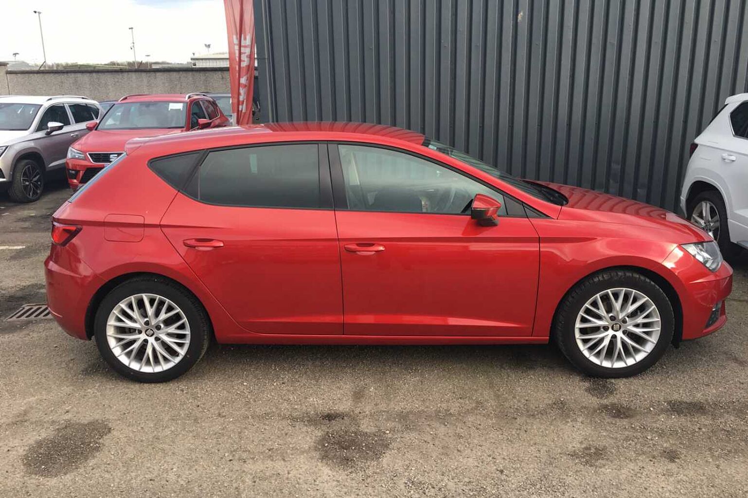 SEAT Leon 5dr (2016) 1.6TDI SE Dynamic DSG (115 PS)