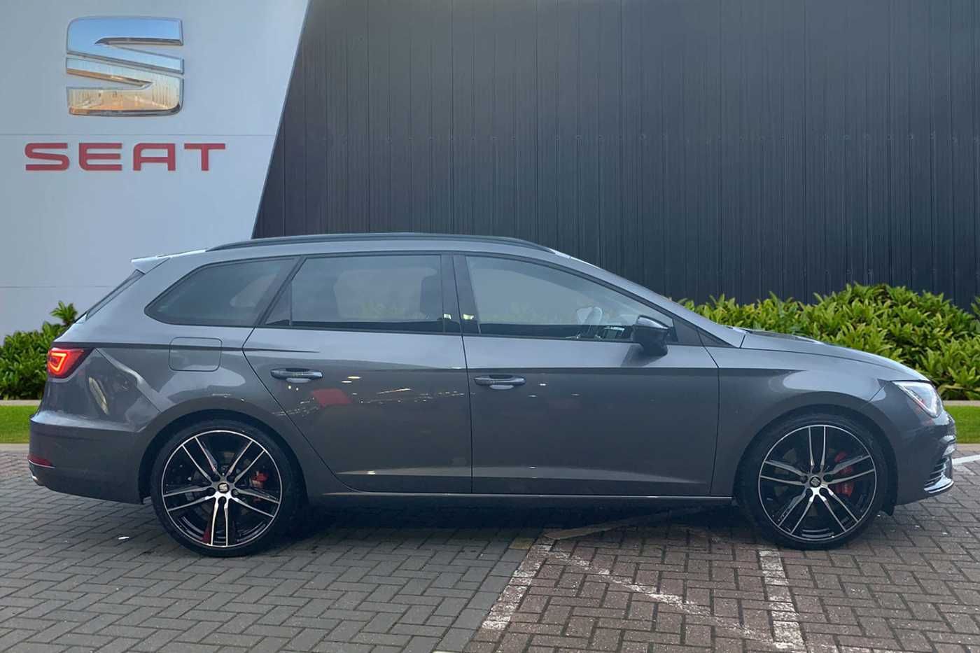 SEAT Leon Estate (2016) 2.0 TSI 300 4X4 Cupra 300 DSG