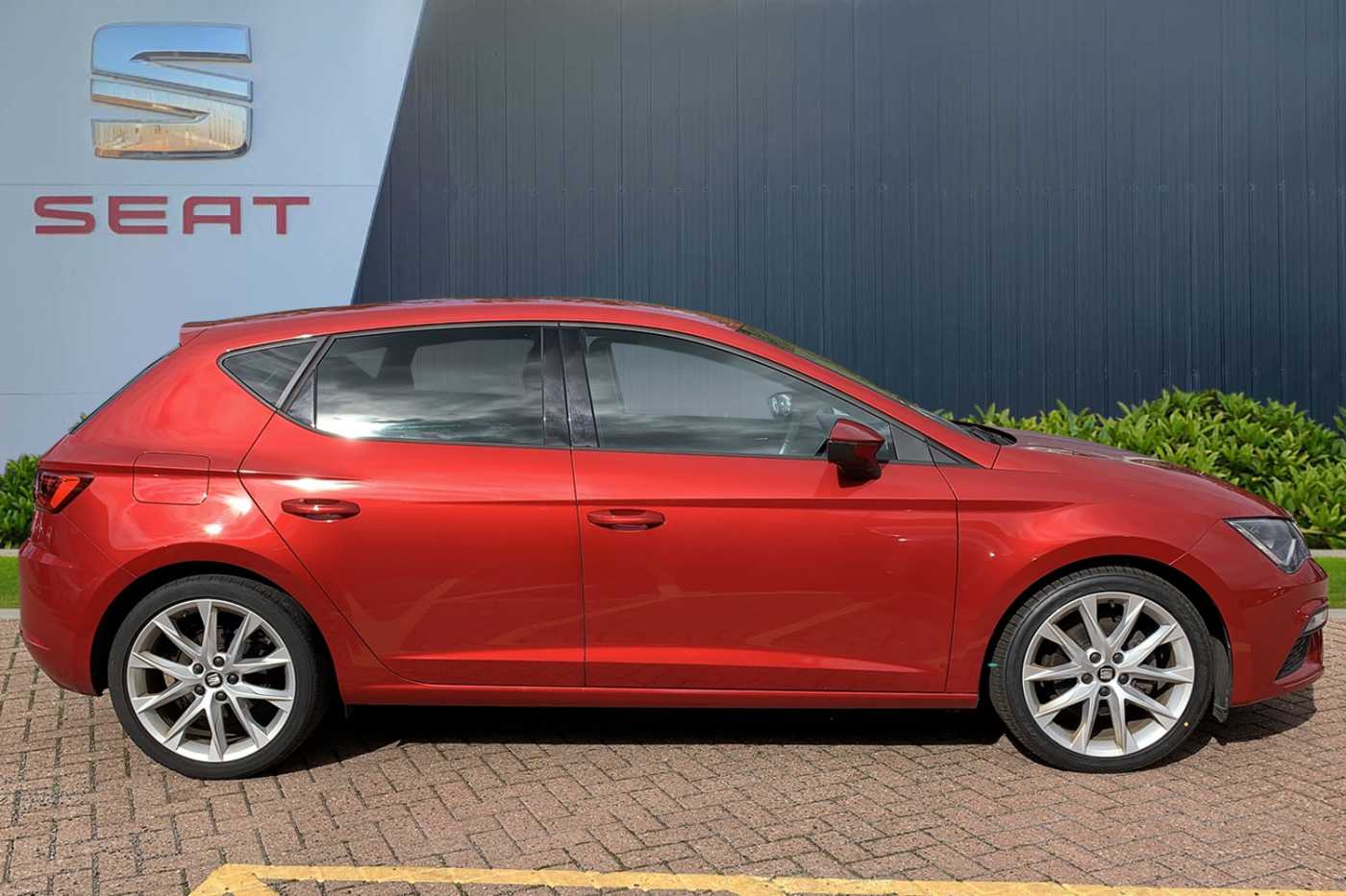 SEAT Leon 5dr (2016) 1.4 EcoTSI FR Technology (150 PS)