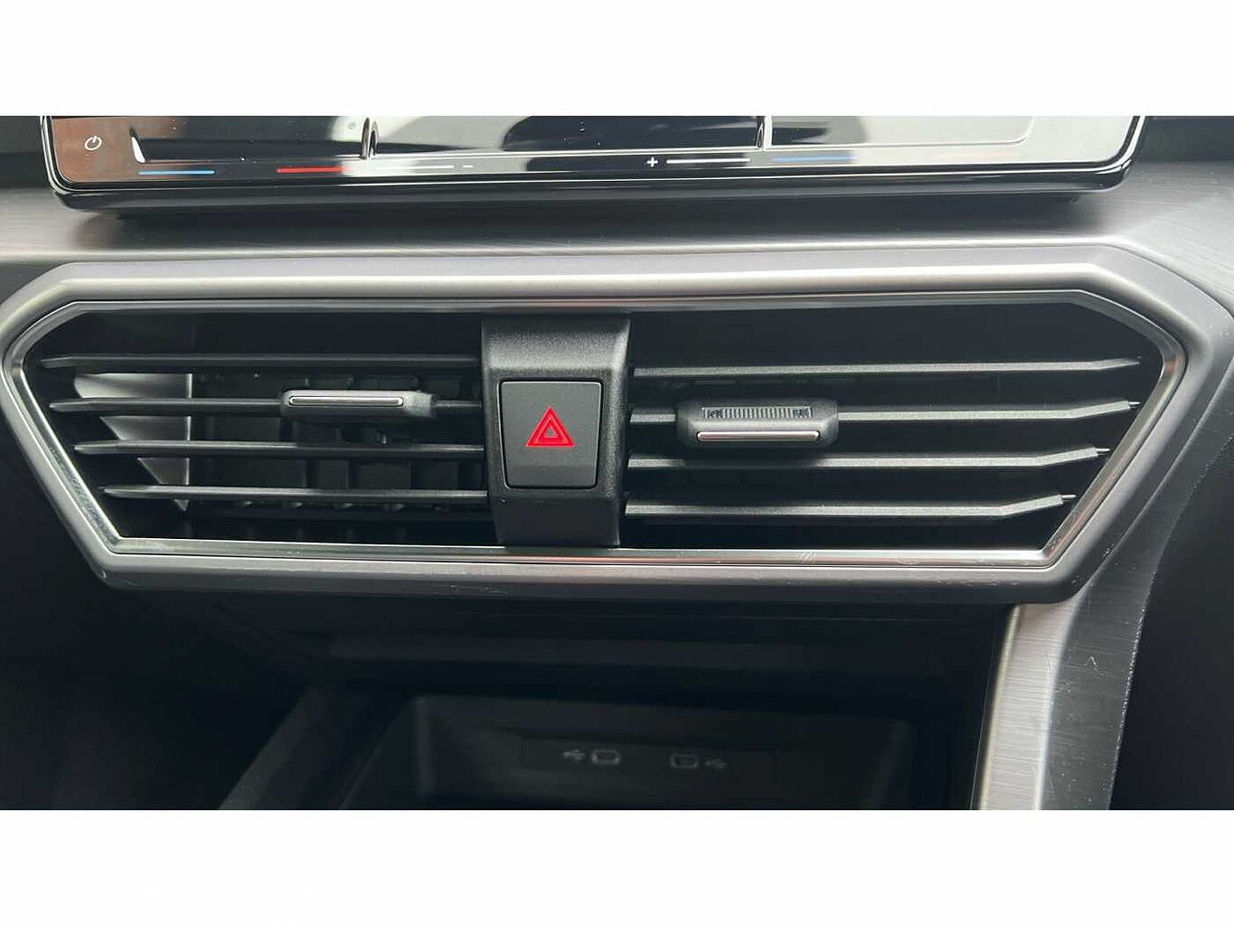 SEAT Leon 1.0 eTSI EVO (110ps) FR Sport DSG