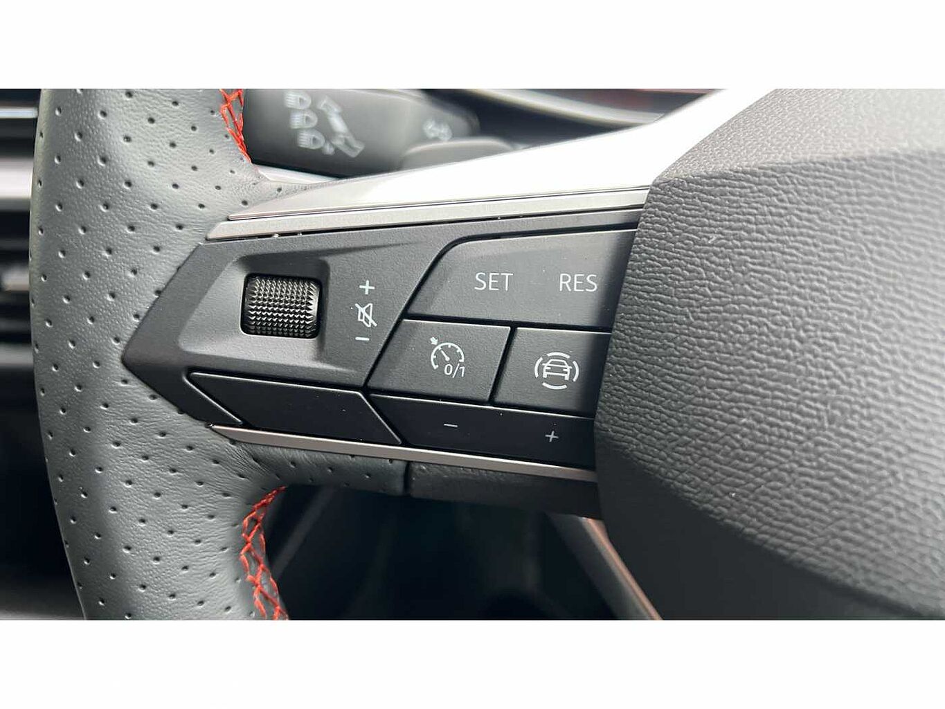 SEAT Leon 1.0 eTSI EVO (110ps) FR Sport DSG