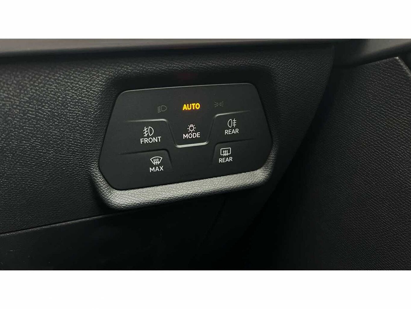 SEAT Leon 1.0 eTSI EVO (110ps) FR Sport DSG