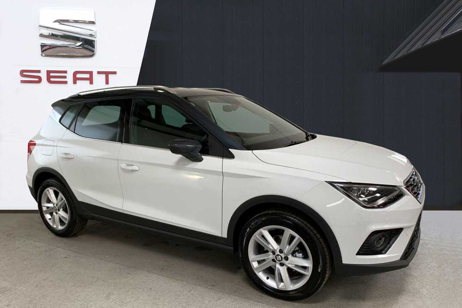 Find A Used White SEAT Arona 1.0 TSI (115ps) FR DSG SUV in Crawley