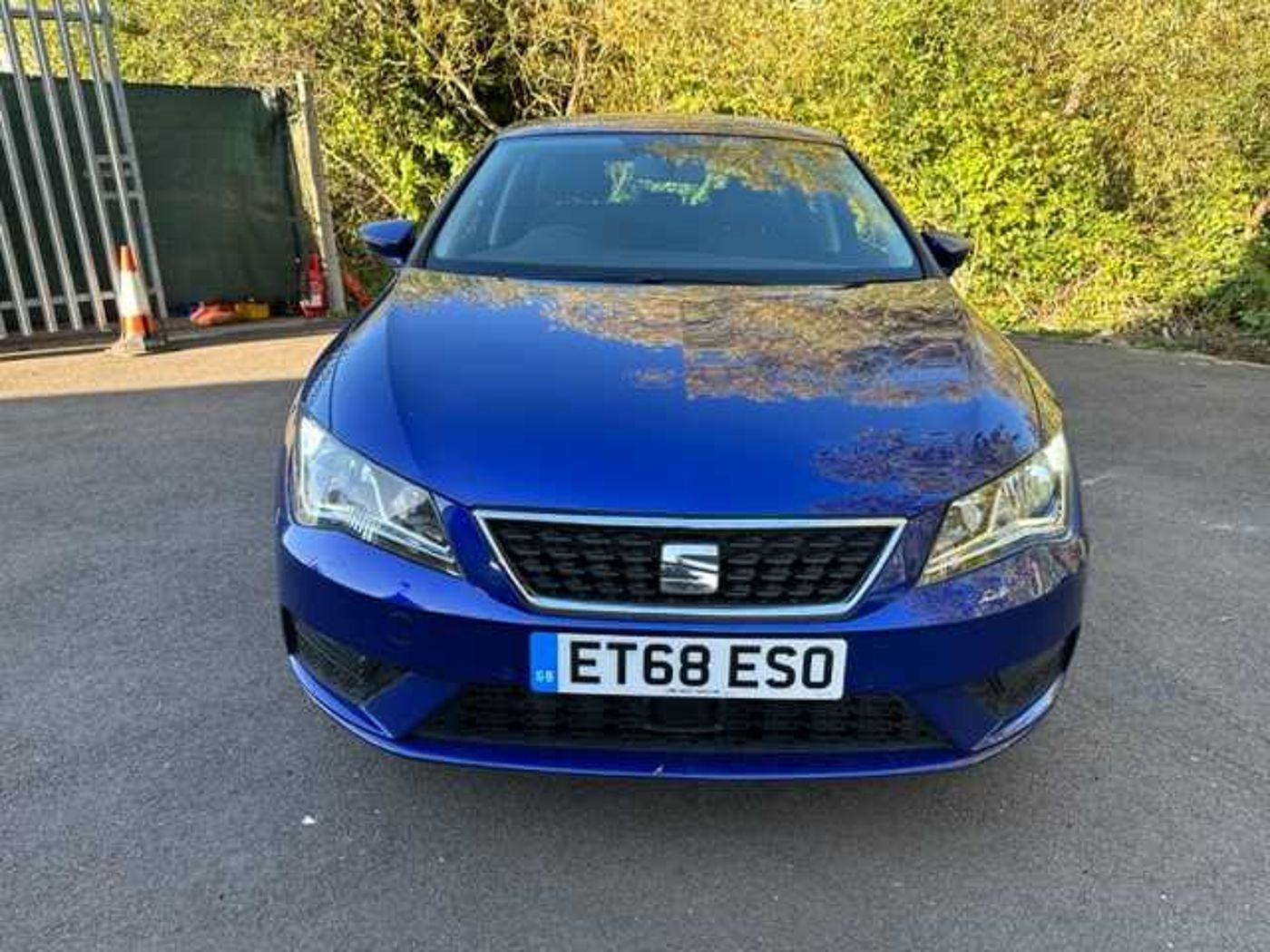 Find A Used Blue SEAT Leon 5dr 1.6TDI SE Dynamic (115 PS) in Harlow