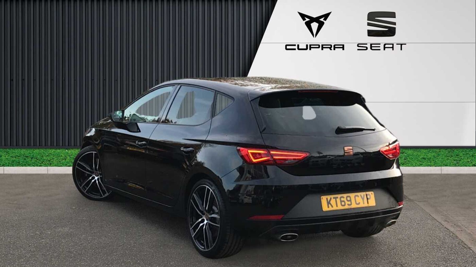 Find A Used Black Seat Leon 2 0 Tsi Cupra 290 Hatchback 5dr Petrol Dsg S S 290 Ps In Huddersfield Seat Uk