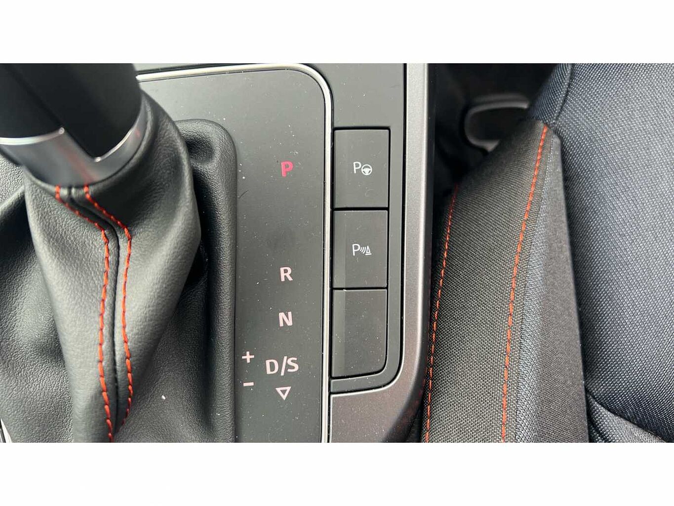 SEAT Arona Seat Arona Hatchback 1.0 TSI 115 FR Black Edition 5dr DSG