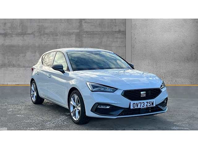White Seat Leon FR used, fuel Petrol and Automatic gearbox, 10 Km